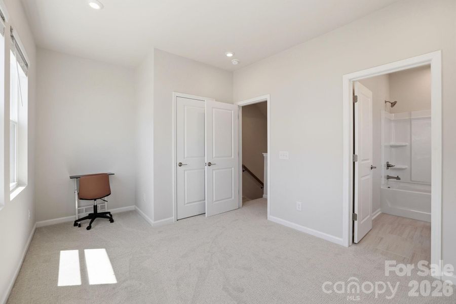 Spacious, unfurnished interior of a new home in , Charlotte (Image 26).