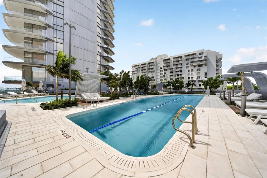 Condo located in Miami, FL showcasing its design and architecture (Image 26).