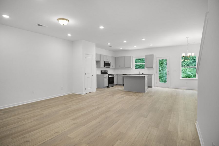 Spacious, unfurnished interior of a new home in Ironhorse, Dickson (Image 11).