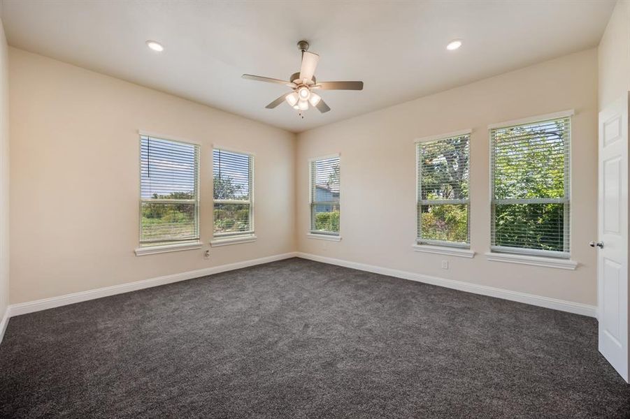 Spacious, unfurnished interior of a new home in , Corsicana (Image 26).