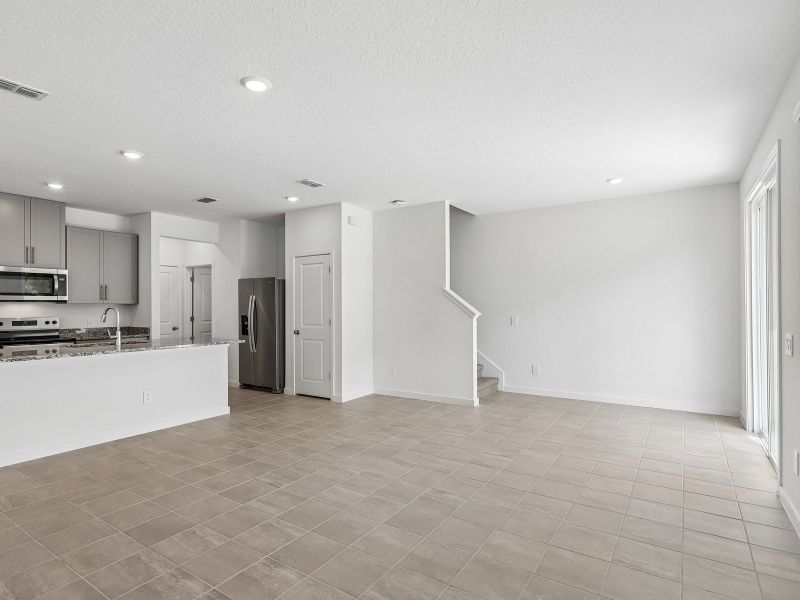 Spacious, unfurnished interior of a new home in The District at Oakleaf - The Grove, Middleburg (Image 7).