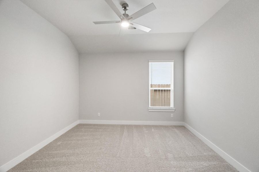 Spacious, unfurnished interior of a new home in Barton Creek Ranch, Conroe (Image 29).