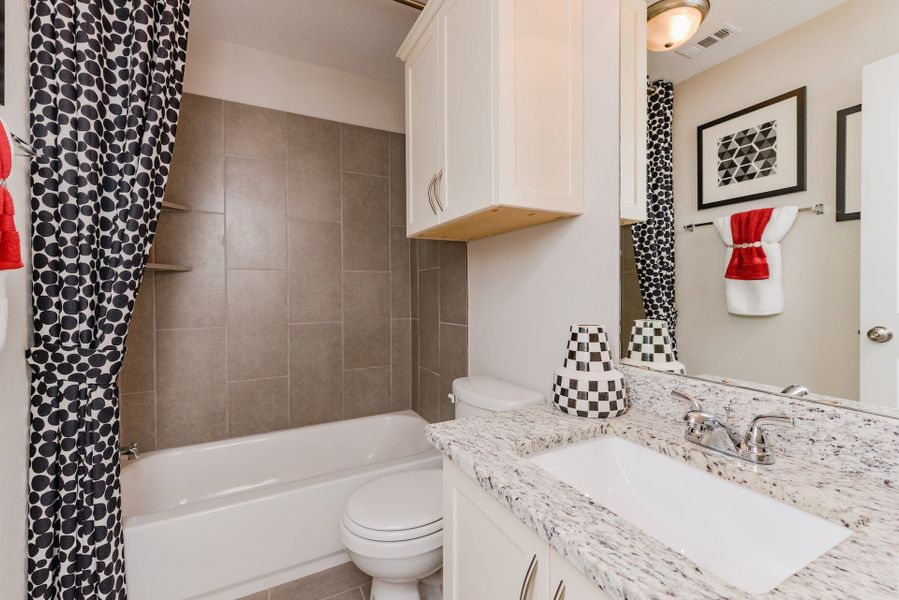 Furnished interior view inside a new home in Edgewater, Bryan (Image 17).