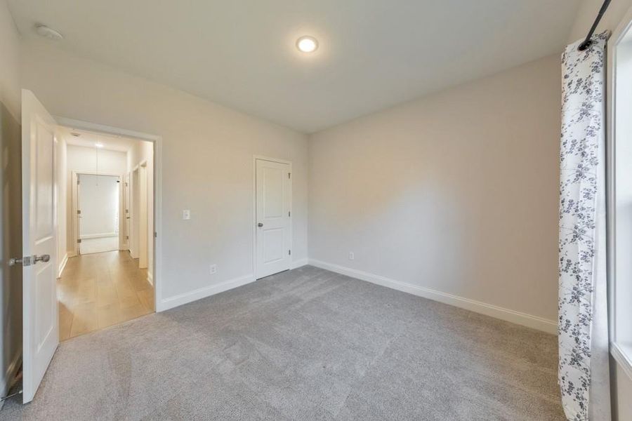 Spacious, unfurnished interior of a new home in , Dawsonville (Image 31).