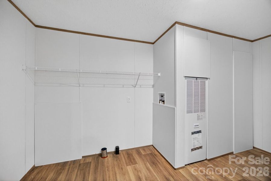 Utility room off kitchen