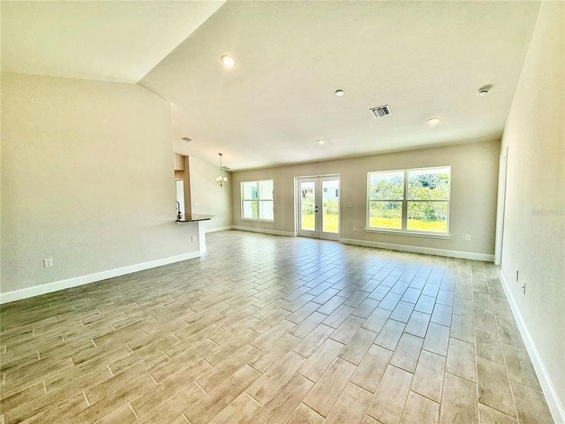 Spacious, unfurnished interior of a new home in South Gulf Cove, Port Charlotte (Image 18).
