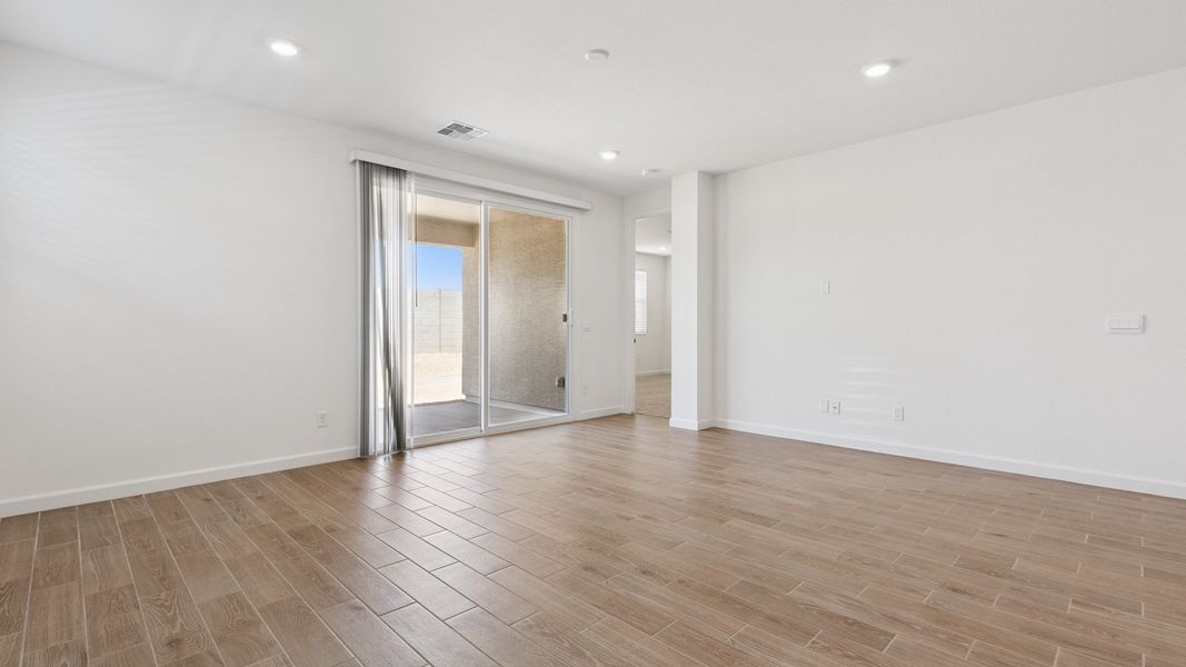 Spacious, unfurnished interior of a new home in Zanjero Pass, Waddell (Image 20).