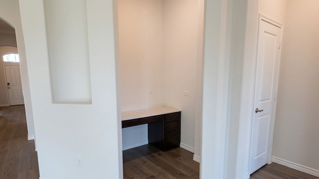 Spacious, unfurnished interior of a new home in Lakewood Trails, Forney (Image 17). Spacious, unfurnished interior of a new home in Lakewood Trails, Forney (Image 17).