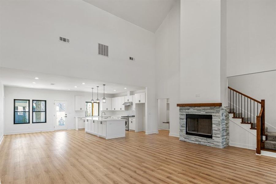 Spacious, unfurnished interior of a new home in , Mabank (Image 14).
