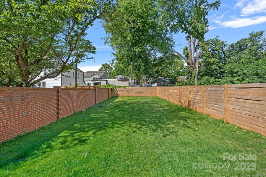 Image 33 of a home in .