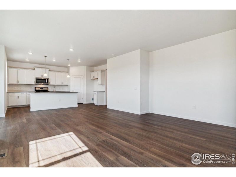 Spacious, unfurnished interior of a new home in Vista Meadows, Fort Lupton (Image 21). Spacious, unfurnished interior of a new home in Vista Meadows, Fort Lupton (Image 21).