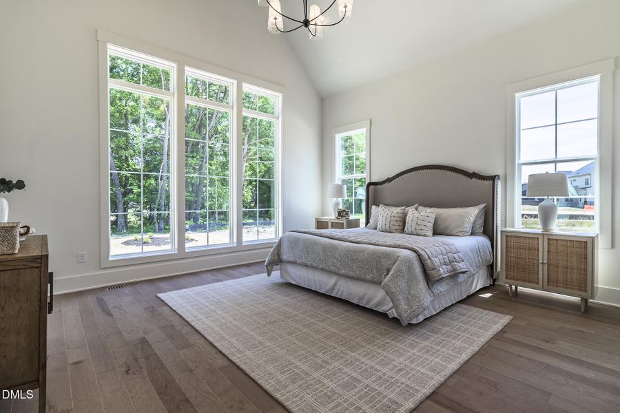 300_MEADOW_WALK_DR_INTERIOR_36
