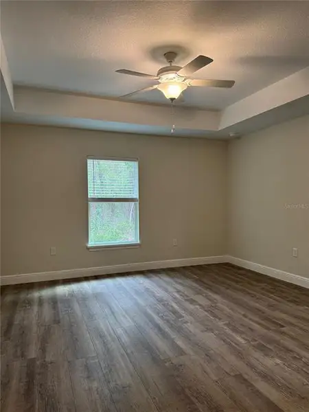 Spacious, unfurnished interior of a new home in , Ocala (Image 7).