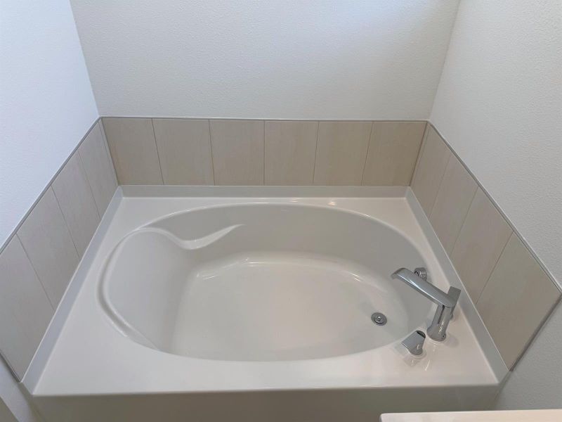 Lot 8 primary bathtub Lot 8 primary bathtub