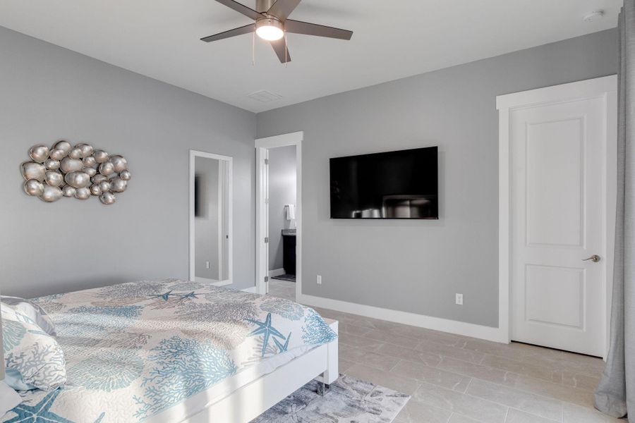 Furnished interior view inside a new home in , Cape Coral (Image 29). Furnished interior view inside a new home in , Cape Coral (Image 29).