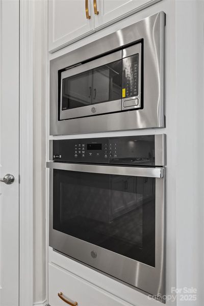 Close-up of interior finishes inside a home in Handsmill on Lake Wylie, York (Image 17).