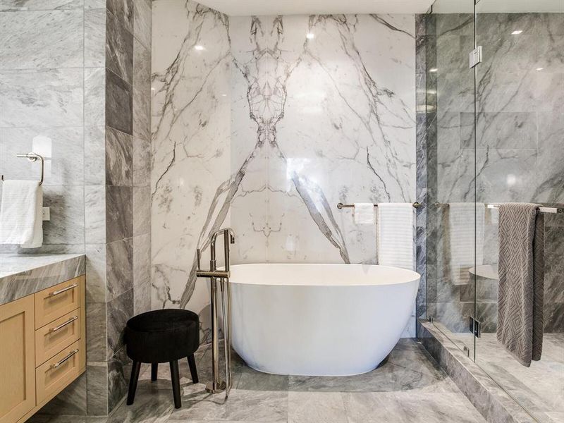 Furnished interior view inside a new home in , Tampa (Image 66).