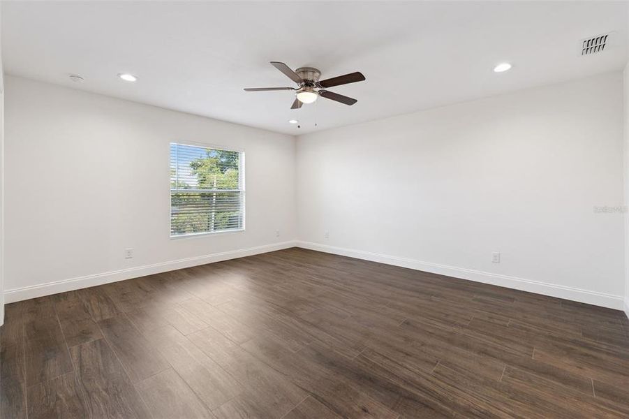 Spacious, unfurnished interior of a new home in , Lakeland (Image 19).