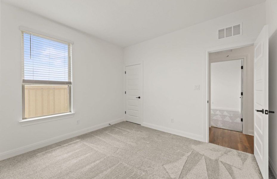 Spacious, unfurnished interior of a new home in Santa Rita Ranch, Liberty Hill (Image 18).