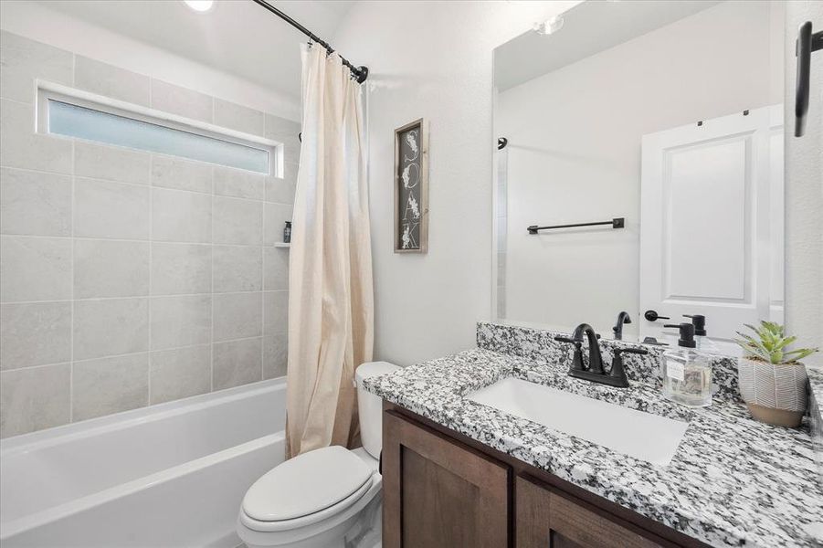 Furnished interior view inside a new home in Sonoma Verde, McLendon-Chisholm (Image 15).