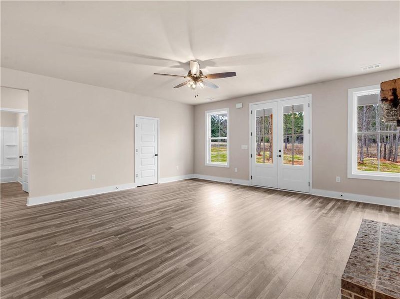 Spacious, unfurnished interior of a new home in , Mansfield (Image 19).
