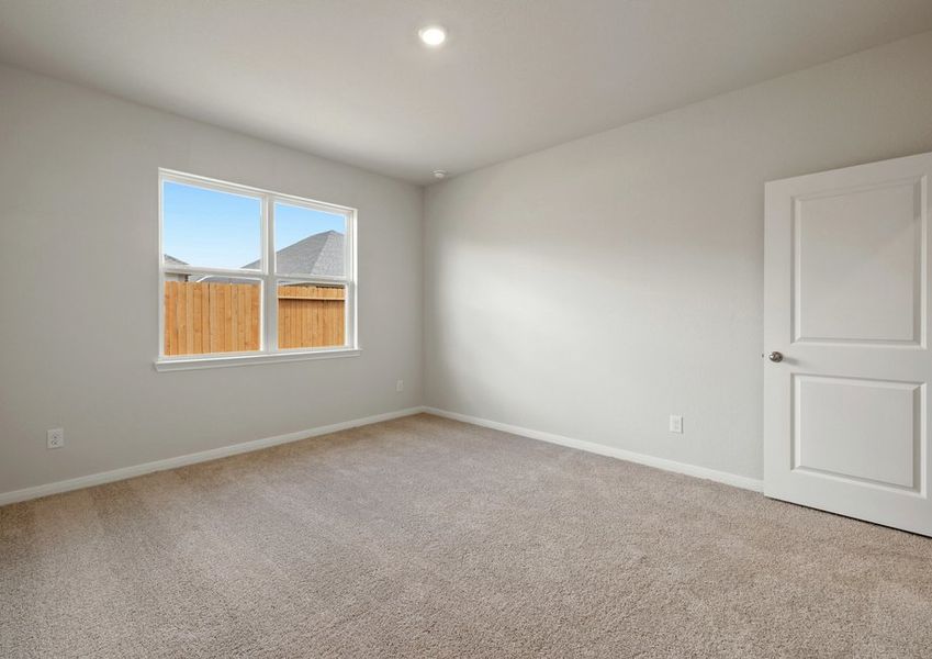 Spacious secondary bathroom Spacious secondary bathroom