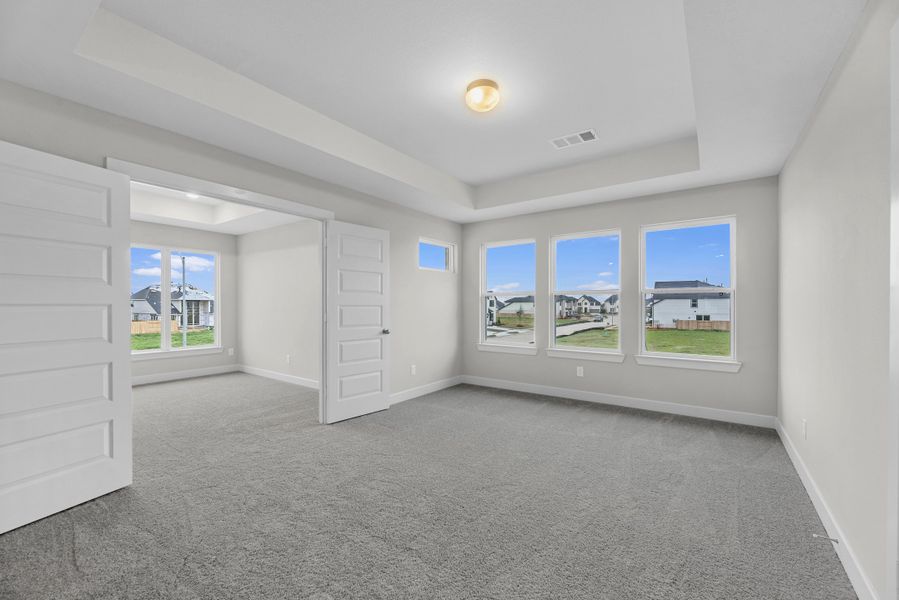 Spacious, unfurnished interior of a new home in Wolf Ranch, Georgetown (Image 18).