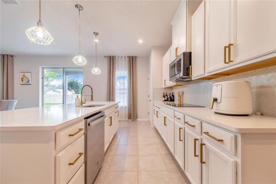 Furnished interior view inside a new home in , Winter Haven (Image 6).