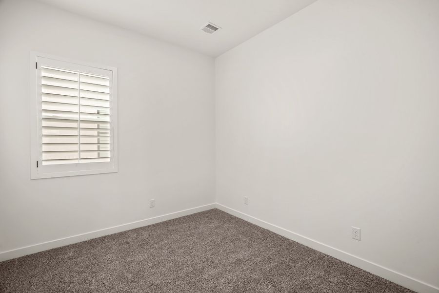 Spacious, unfurnished interior of a new home in Tierra Del Este 91, El Paso (Image 19).