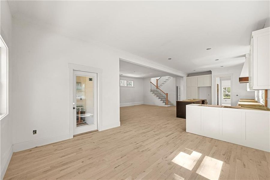 Spacious, unfurnished interior of a new home in , Atlanta (Image 14).