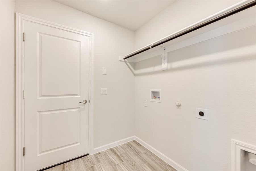 Spacious, unfurnished interior of a new home in Bear Creek Elements, Lavon (Image 28). Spacious, unfurnished interior of a new home in Bear Creek Elements, Lavon (Image 28).