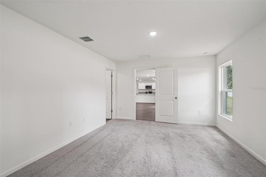 Spacious, unfurnished interior of a new home in Sable Run, Ocala (Image 26).