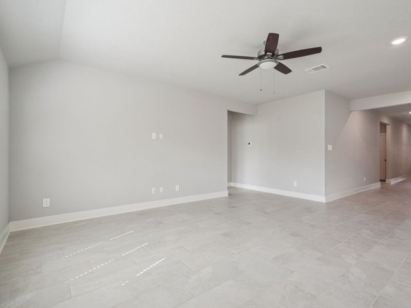 Spacious, unfurnished interior of a new home in Stetson Ridge, Marion (Image 17).