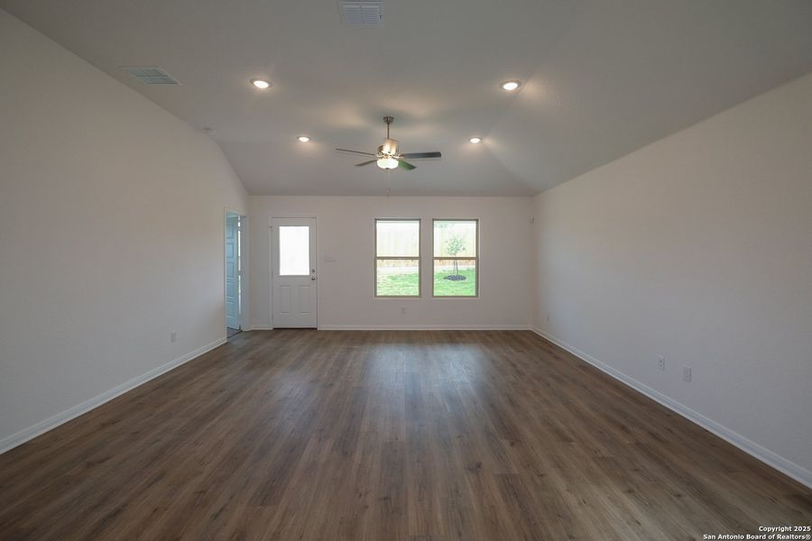 Spacious, unfurnished interior of a new home in Hunters Ranch, San Antonio (Image 28). Spacious, unfurnished interior of a new home in Hunters Ranch, San Antonio (Image 28).