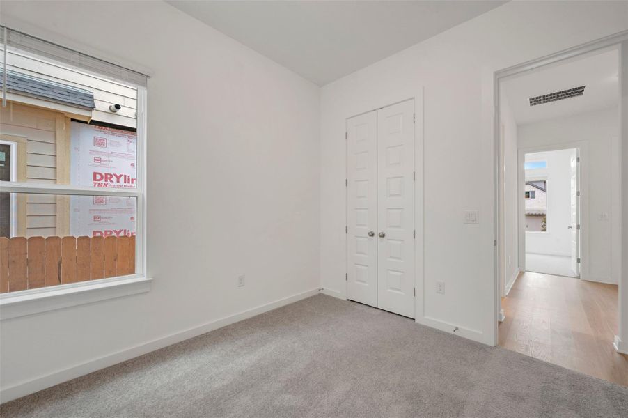 Spacious, unfurnished interior of a new home in Cedar Brook, Leander (Image 18).