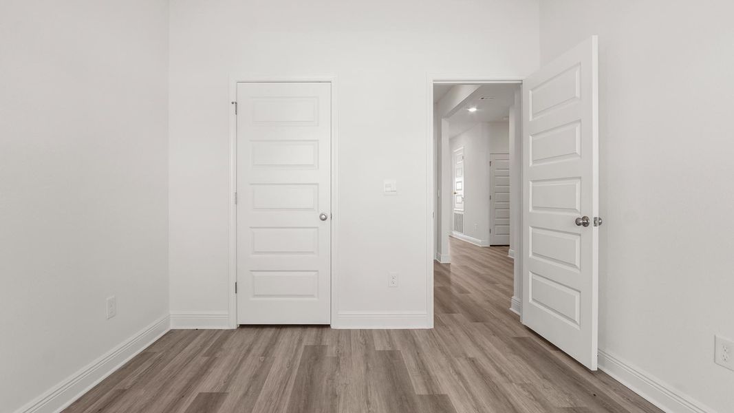Spacious, unfurnished interior of a new home in Owl's Head Farms, Freeport (Image 32).
