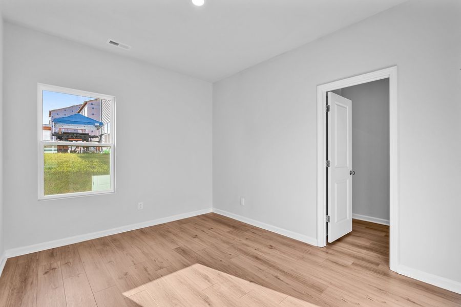 Spacious, unfurnished interior of a new home in Hanes Lake, Winston-Salem (Image 35).