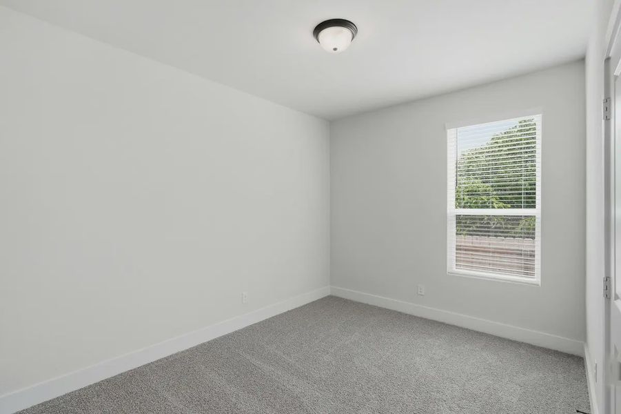 Spacious, unfurnished interior of a new home in Rose Hill, San Antonio (Image 33).