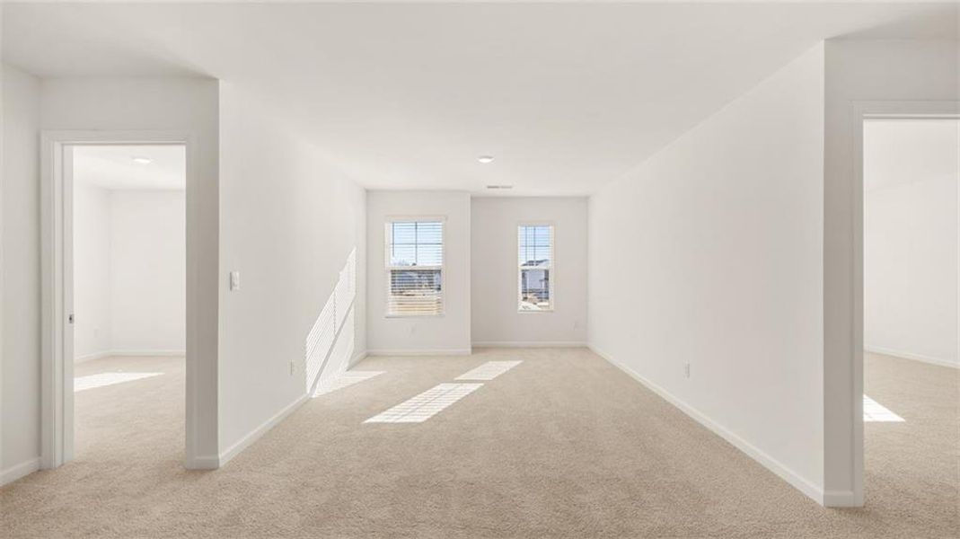 Spacious, unfurnished interior of a new home in Bridle Creek, Locust Grove (Image 22).