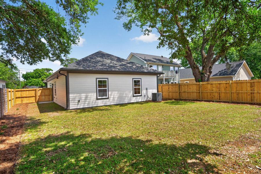 Exterior details and patio area of a home in , North Charleston (Image 3).