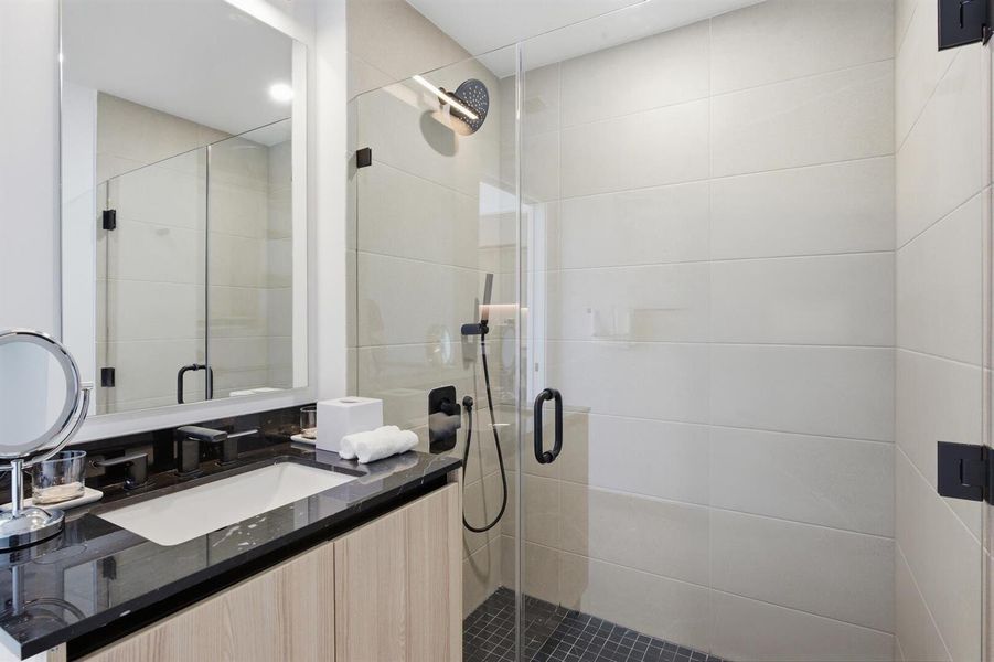 Walk-in Shower Walk-in Shower