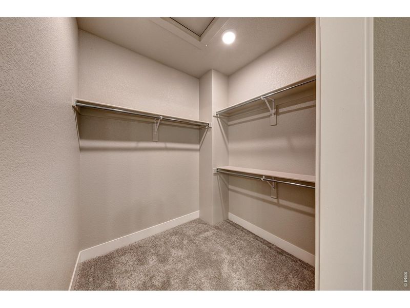 Spacious, unfurnished interior of a new home in , Longmont (Image 17).
