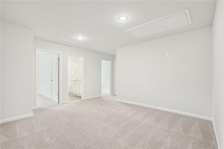 Spacious, unfurnished interior of a new home in Fairview Lake, Conyers (Image 20).