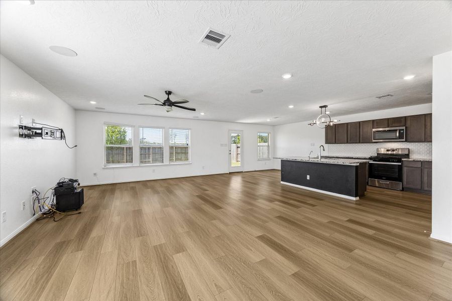 Spacious, unfurnished interior of a new home in Grace Landing, Willis (Image 25). Spacious, unfurnished interior of a new home in Grace Landing, Willis (Image 25).