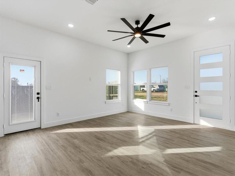 Spacious, unfurnished interior of a new home in , West Tawakoni (Image 32).