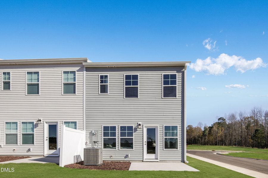 SUN_CaitlinCrossing_Pic_130Florida-01