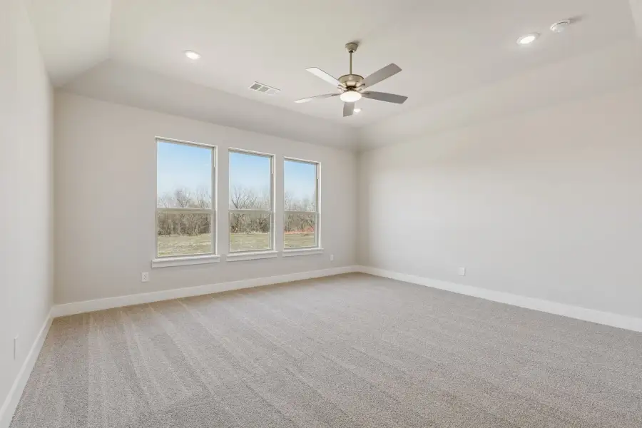 Representative unfurnished interior of a home built from the Halsted by Centre Living Homes in Ellis Ranch Estates, Waxahachie (Image 32).