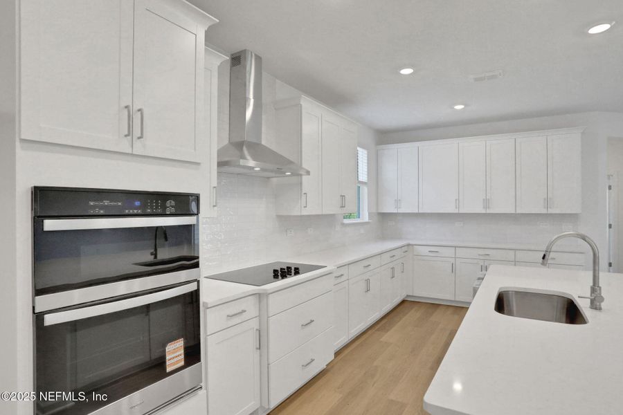 Furnished interior view inside a new home in Hyland Trail, Green Cove Springs (Image 10).