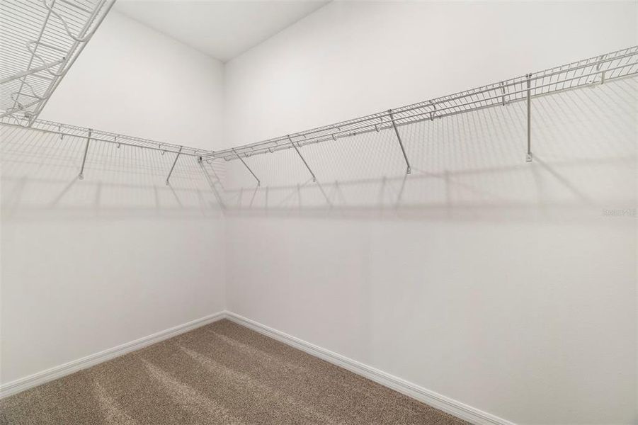 Spacious, unfurnished interior of a new home in , Deland (Image 11).