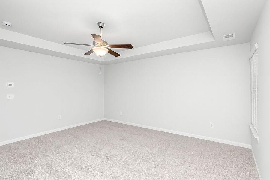 Spacious, unfurnished interior of a new home in , Macon (Image 20).